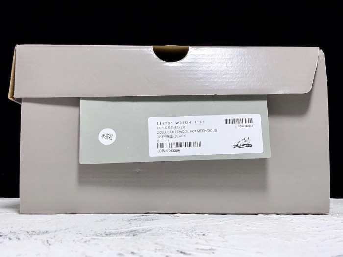 blcg triple s trainer grey red 536737 w09oh 6151