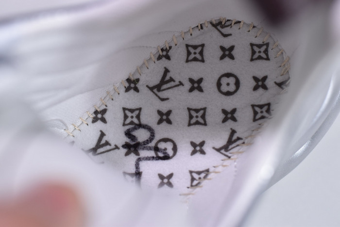 louiv archlight sneaker