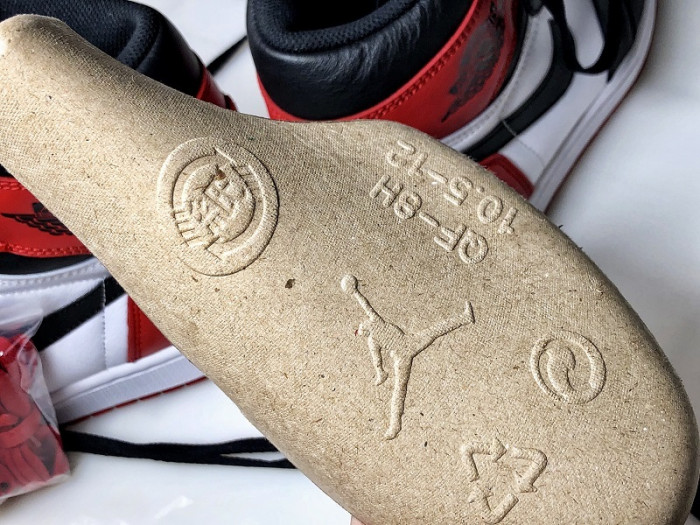 air jordan 1 retro high og chicago bulls 555088-101