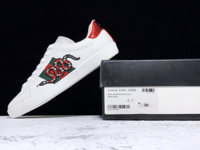 G*u*i ace embroidered low-top sneaker white with snake