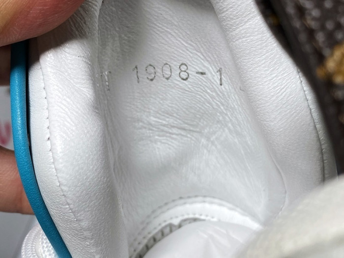 louiv archlight sneaker