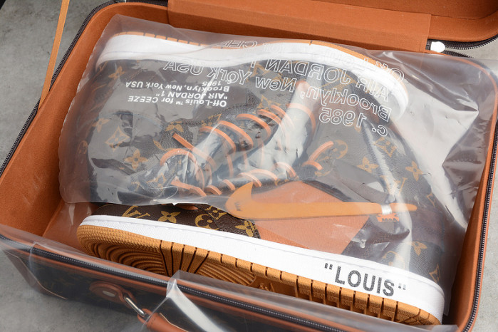 air jordan 1 ow aq0818-158 (with case)