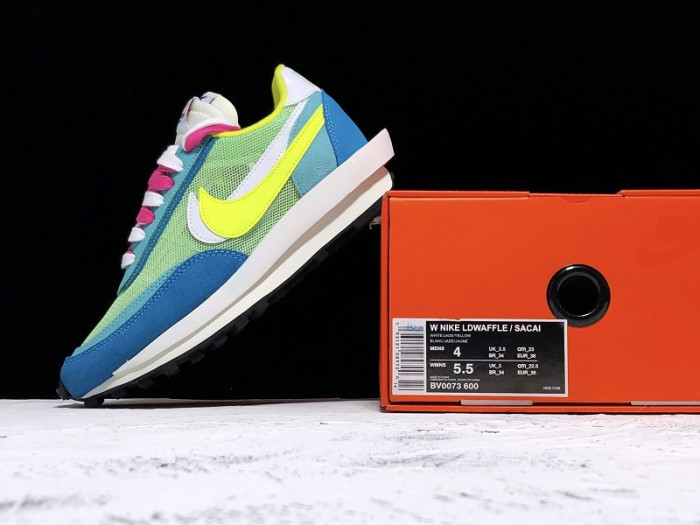 sacai x nike lvd waffle daybreak running bv0073-600