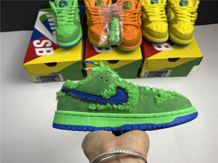 kids grateful dead x nike sb dunk low “green bear”