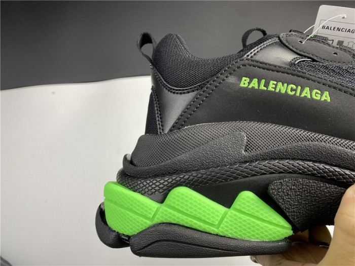 blcg sneaker triple.s.gomma black and green 524039 w2pw1 4881