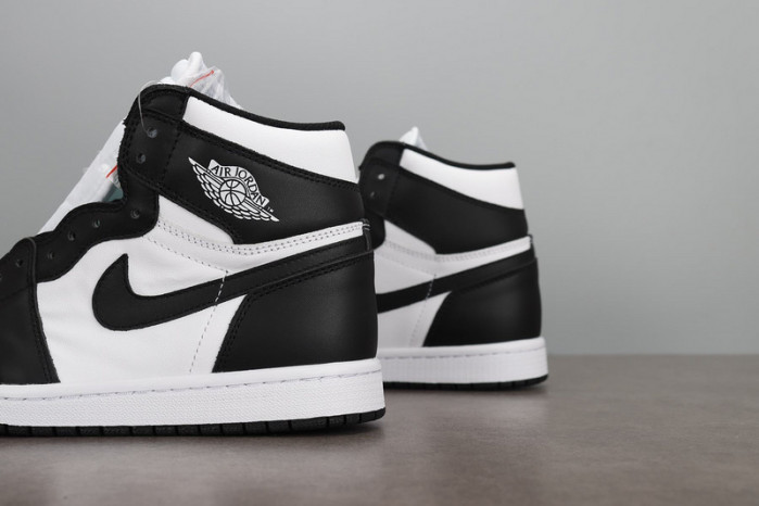 air jordan 1 retro black white (2014) 555088-010