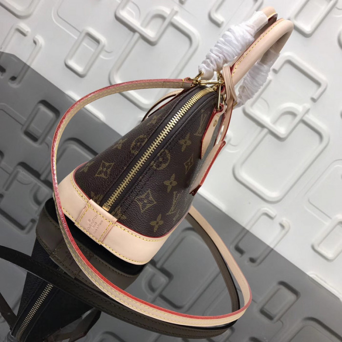 louiv alma bb handbag m53152