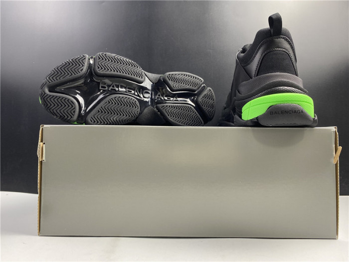 blcg sneaker triple.s.gomma black and green 524039 w2pw1 4881