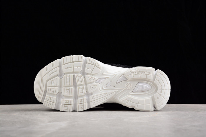 blcg phantom sneaker 679339 w2e96 1 090