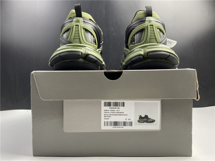 blcg track.2 black and green 568614 w3ae1 2311