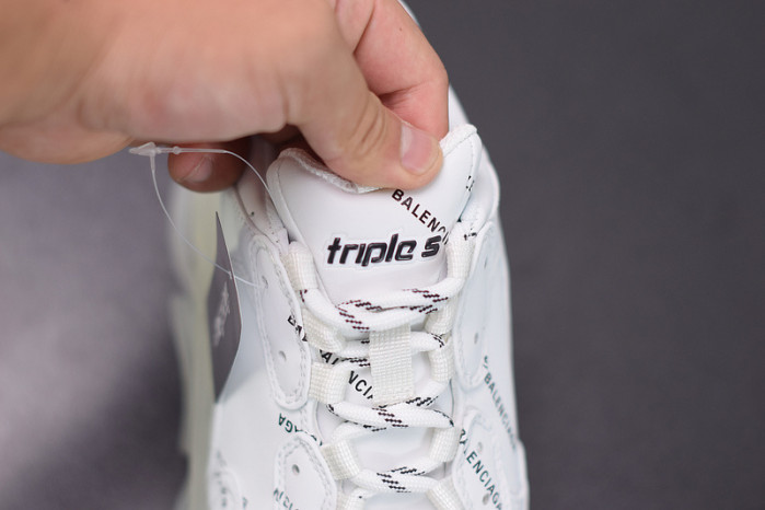 blcg sneaker triple.s.gomma fluorescent white 524039 w09e1 2021