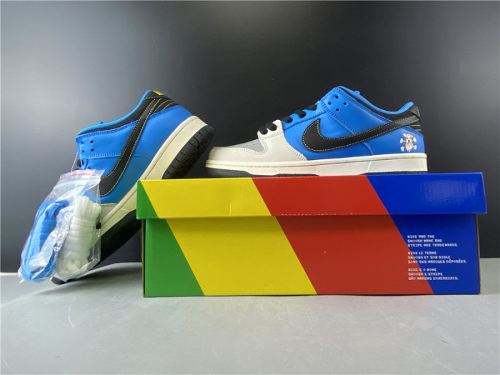 instant skateboard x nike dunk sb low cz5128-400