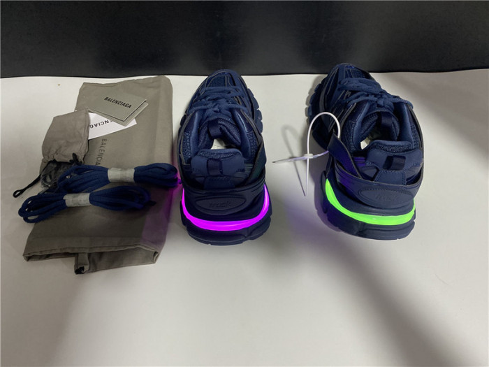 blcg track trainer dark navy 542023 w2la1 4107 (led)