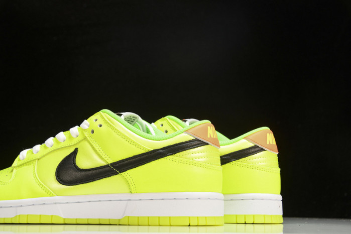 nike dunk low “glow in the dark” fj4610-702