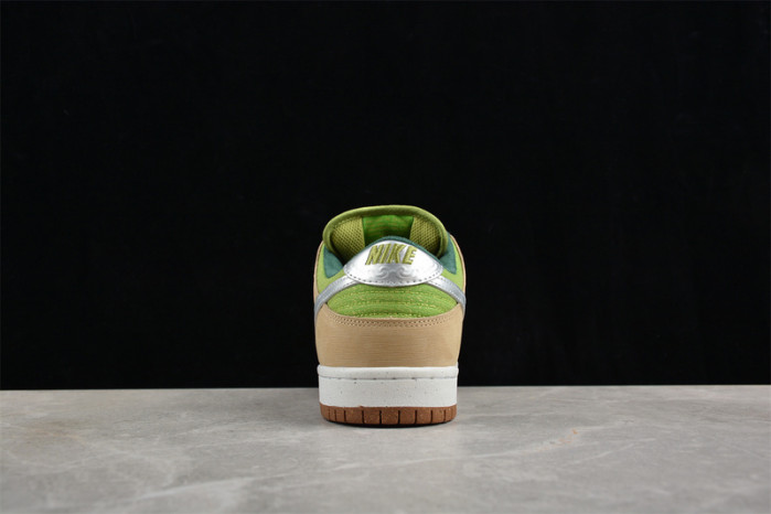 nike sb dunk low “escargot” fq7585-200