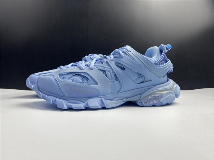 blcg track trainer light blue 542023-w2la1-4800 (led)