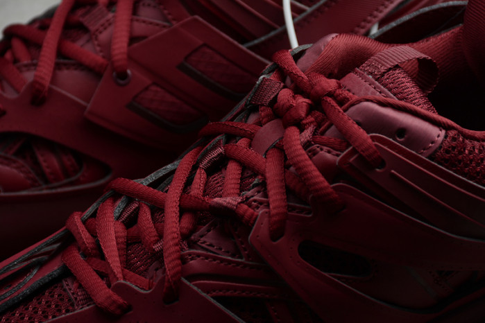 blcg track trainer dark red 542023-w2la-5504