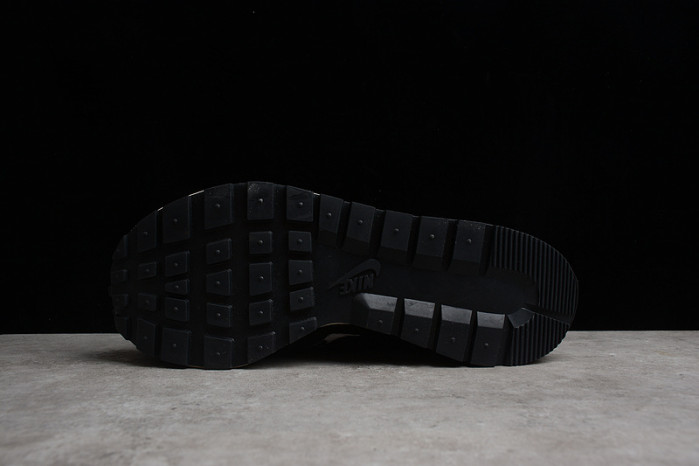 nike vaporwaffle sacai jean paul gaultier black white dh9186-001