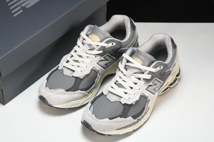 new balance 2002r protection pack rain cloud m2002rda