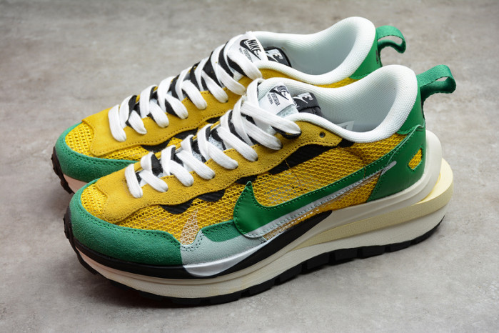 nike vaporwaffle sacai tour yellow stadium green cv1363-700