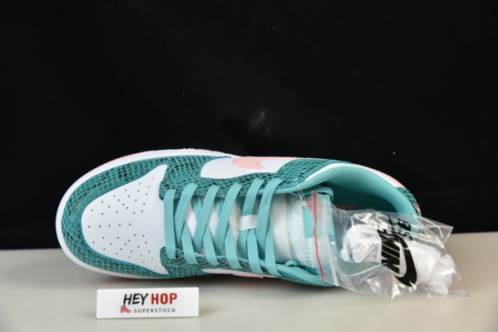 nike dunk low teal snakeskin dr8577-300