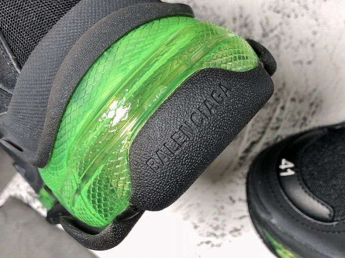 blcg sneaker triple.s.gomma noir green 541624-w0901-2140